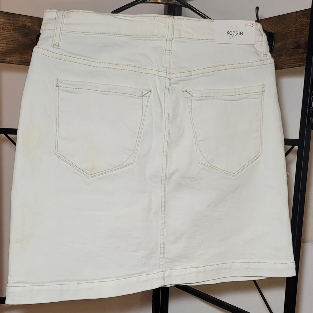 Kensie White Button-Front Skirt